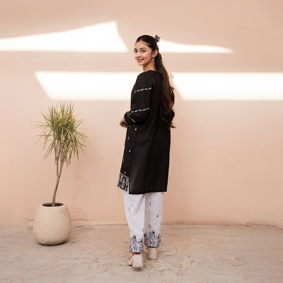 Embroidered Cotton Lawn Suit – Sukoot