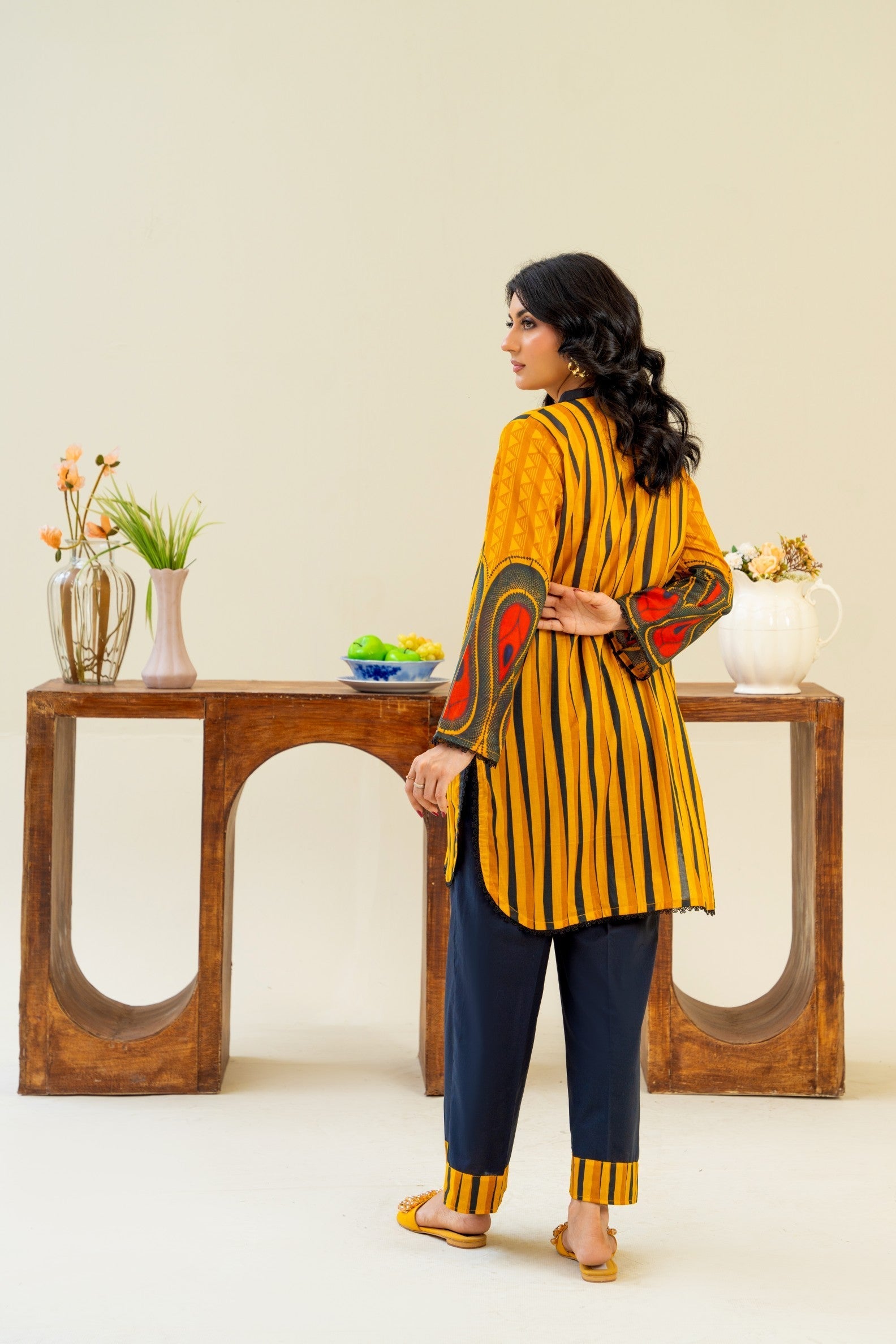 Mustard Glow - Sit-ul-Banat