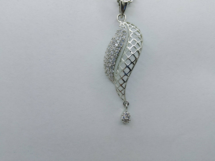 Elegant Silver Leaf Necklace - Hina Jewellery