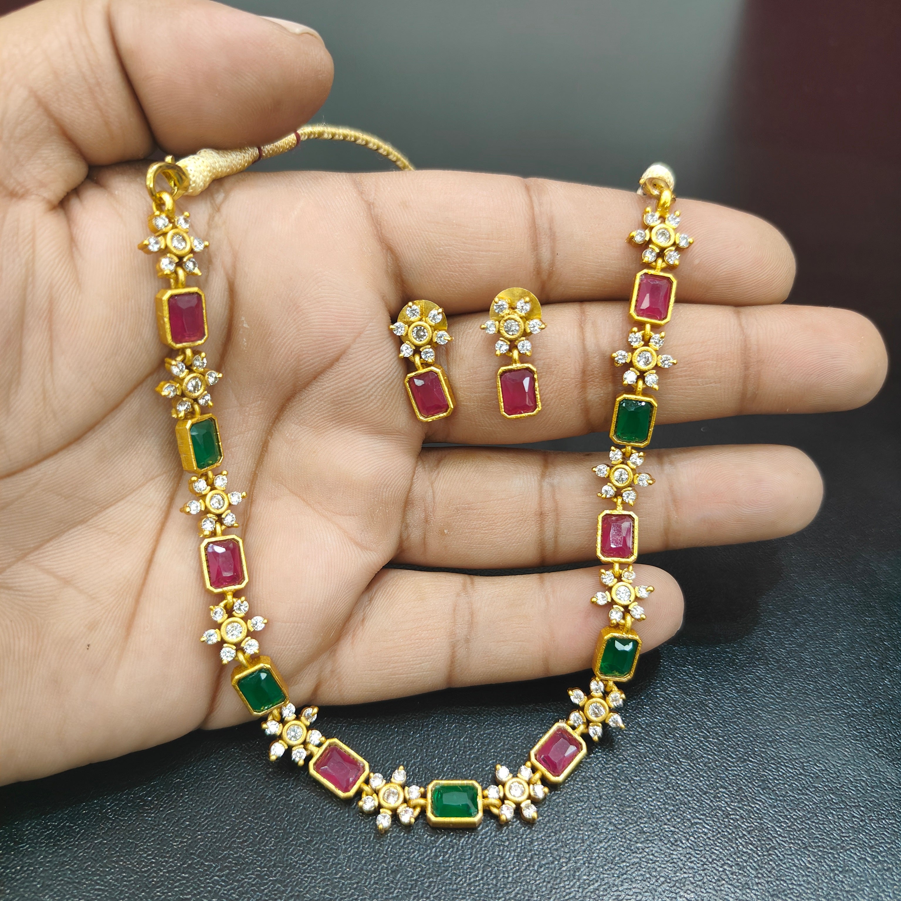 Gold Plated Kundan Necklace - Aloro Jewels
