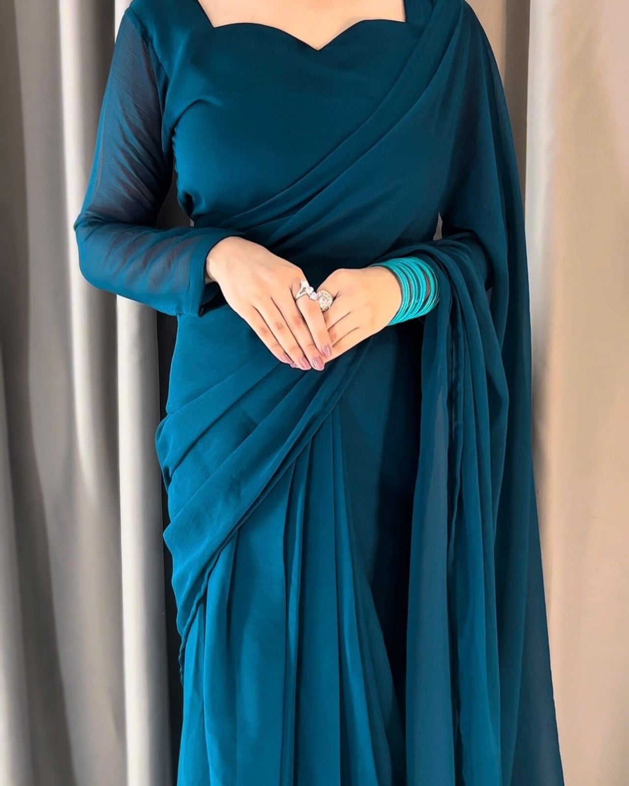 Sweetheart Neckline Shape Blouse with Chiffon Saree - Pachrangi