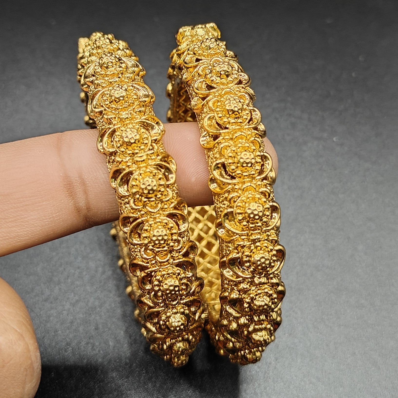 Gold Plated Rajwadi Kangan - Aloro Jewels