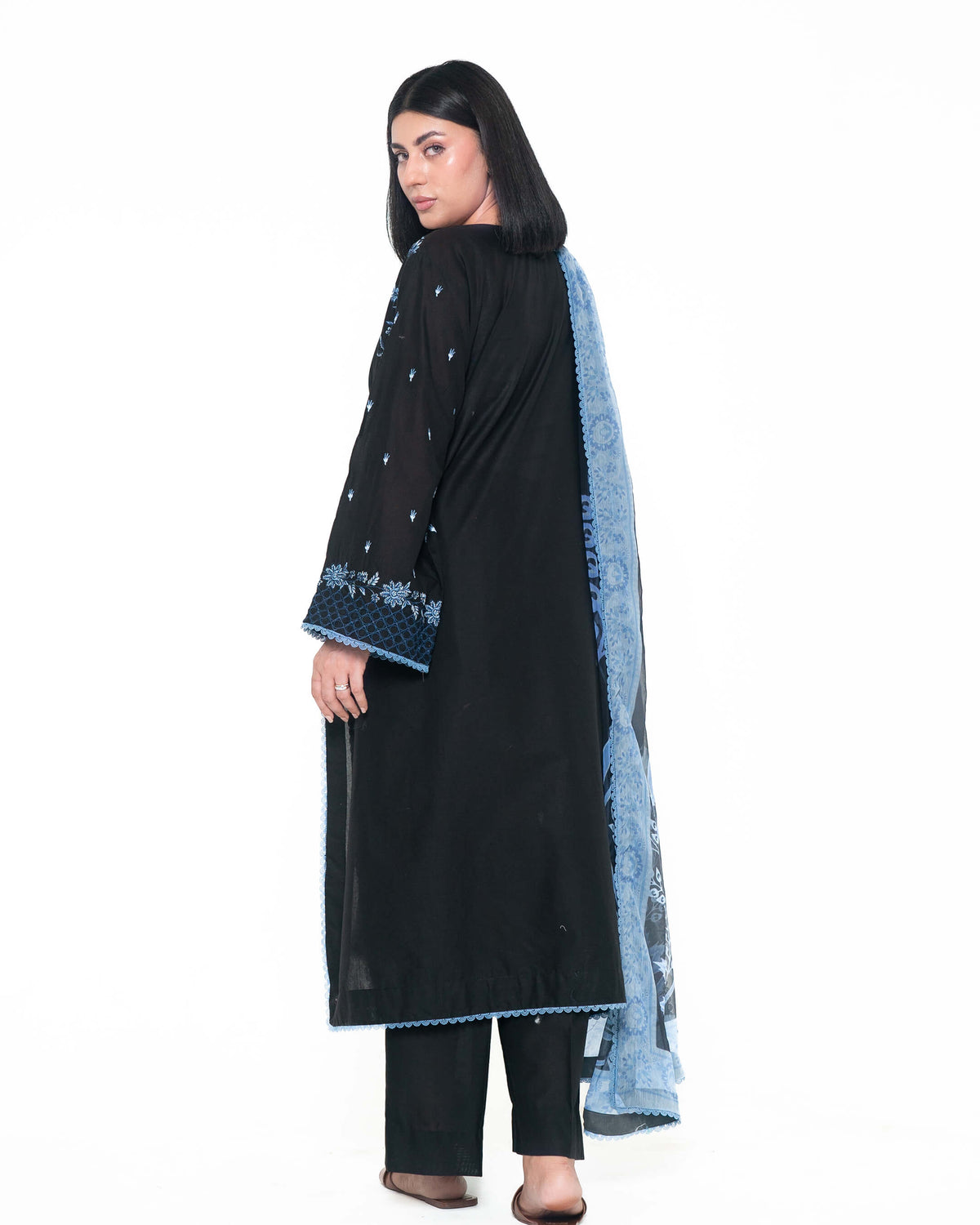 Amira 3 Pcs Lawn - Zyna
