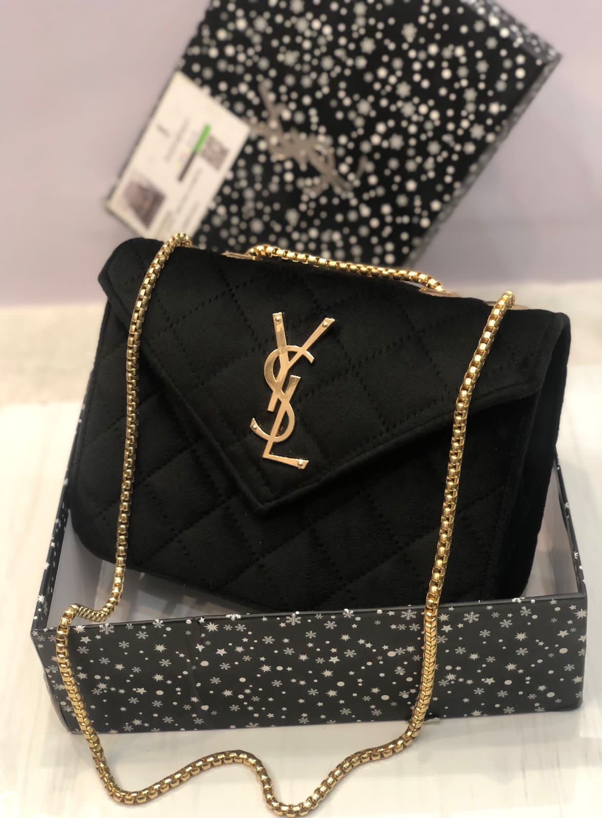 Velvet Glamour - Baggage