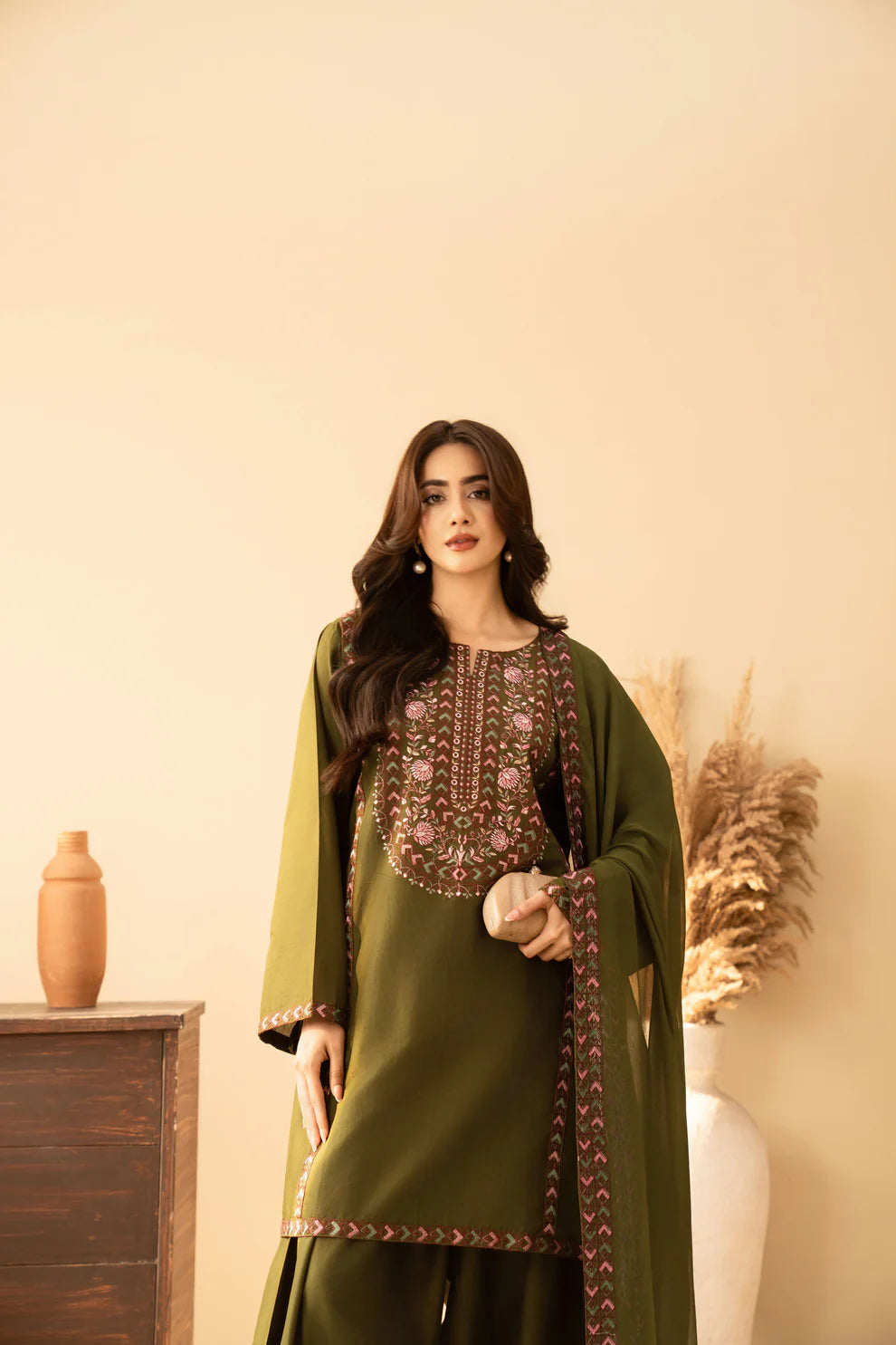 Areeba Embroidered 3PC Suit
- Urban Haya