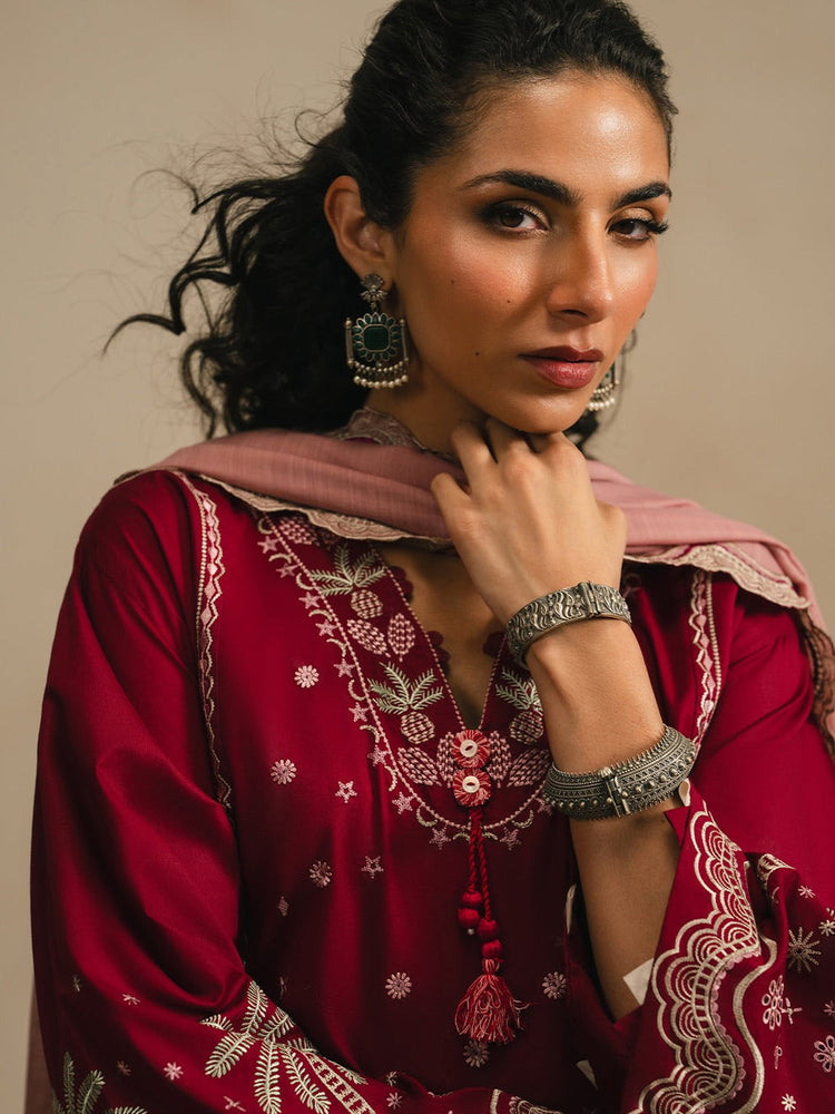 Gulnaar Embroidered 3PC Suit - Tawakal Closet