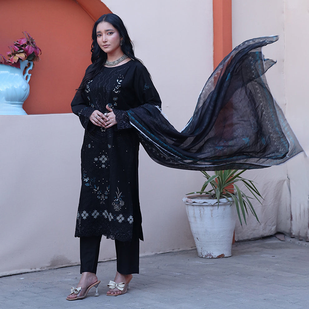 Embroidered Cotton Suit – Layla