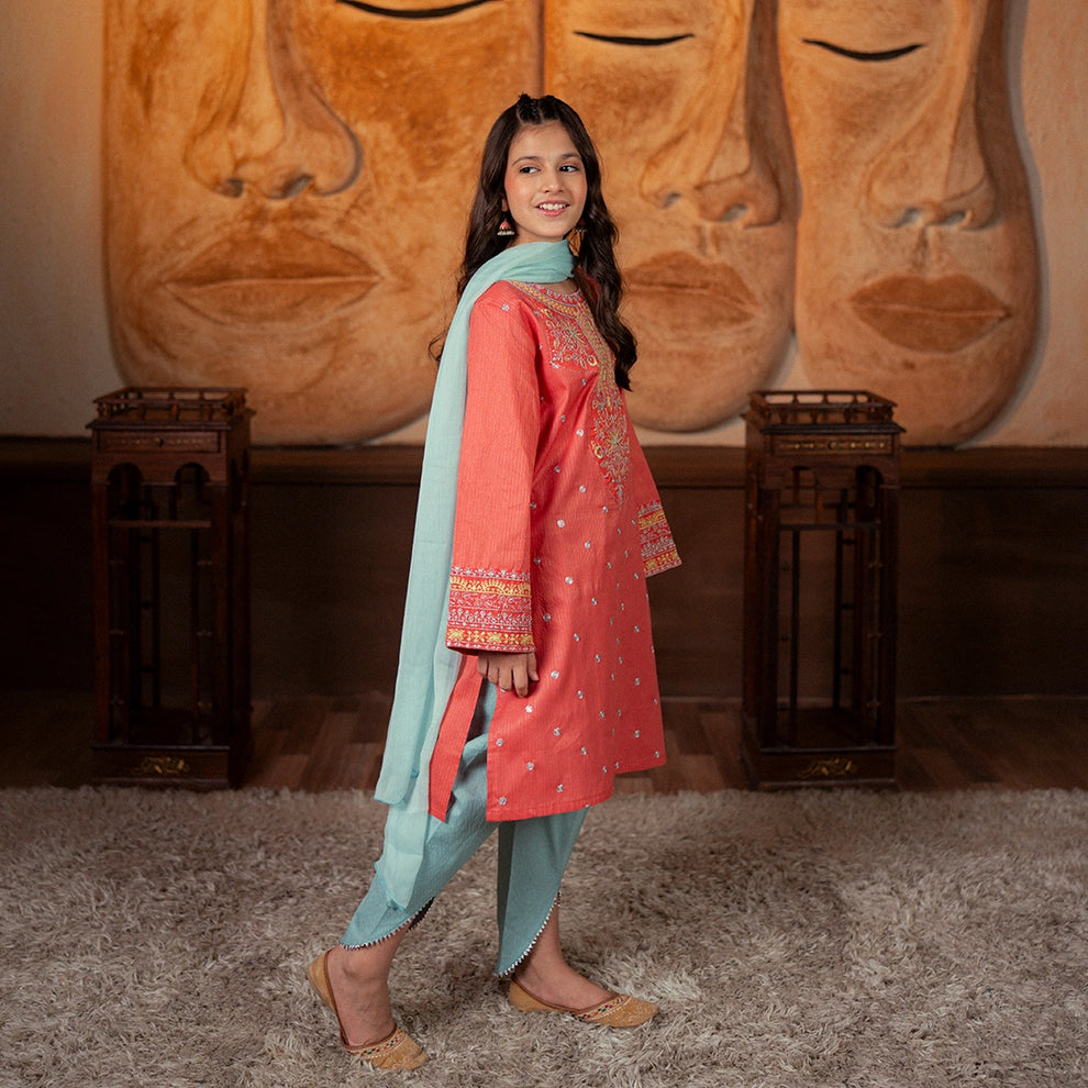 Embroidered Jacquard Suit – Gulrukh