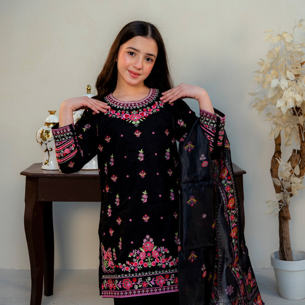 Embroidered Cotton Lawn Suit –Siyah