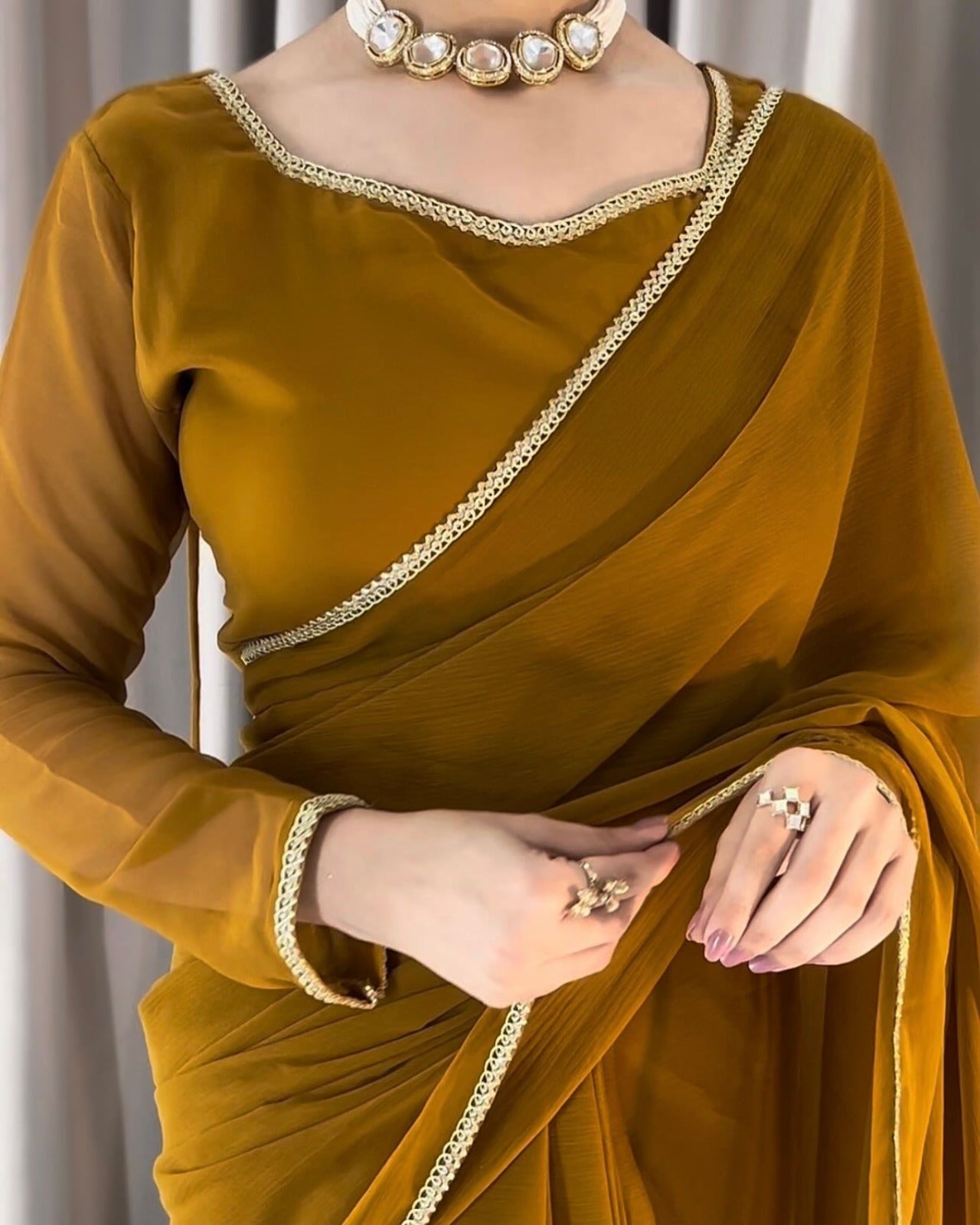 Sweetheart Neckline Shape Blouse with Chiffon Saree - Pachrangi