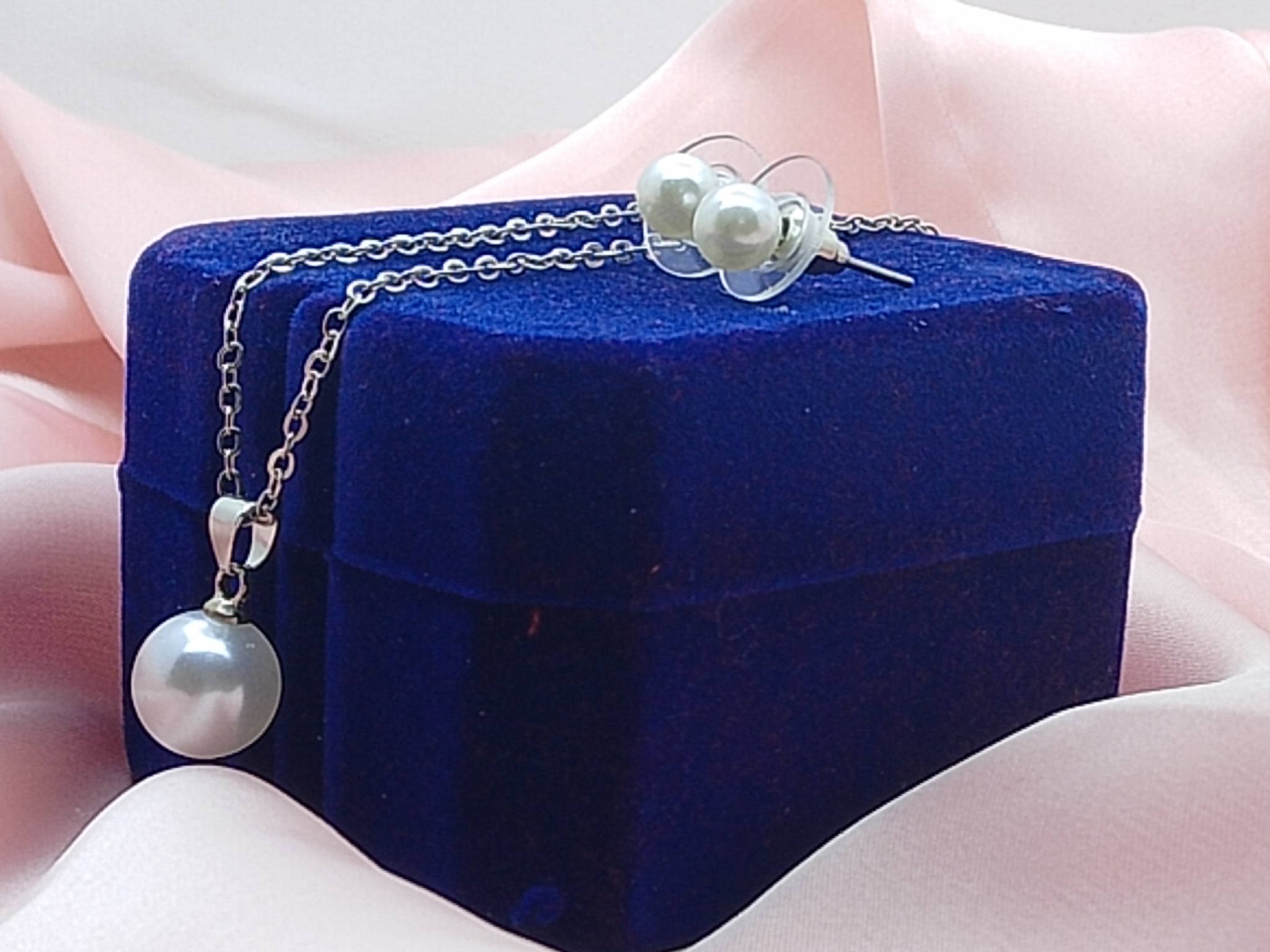 Classic Pearl Pendant & Earrings Set Elegant Daily Wear Jewelry - Hina Jewellery
