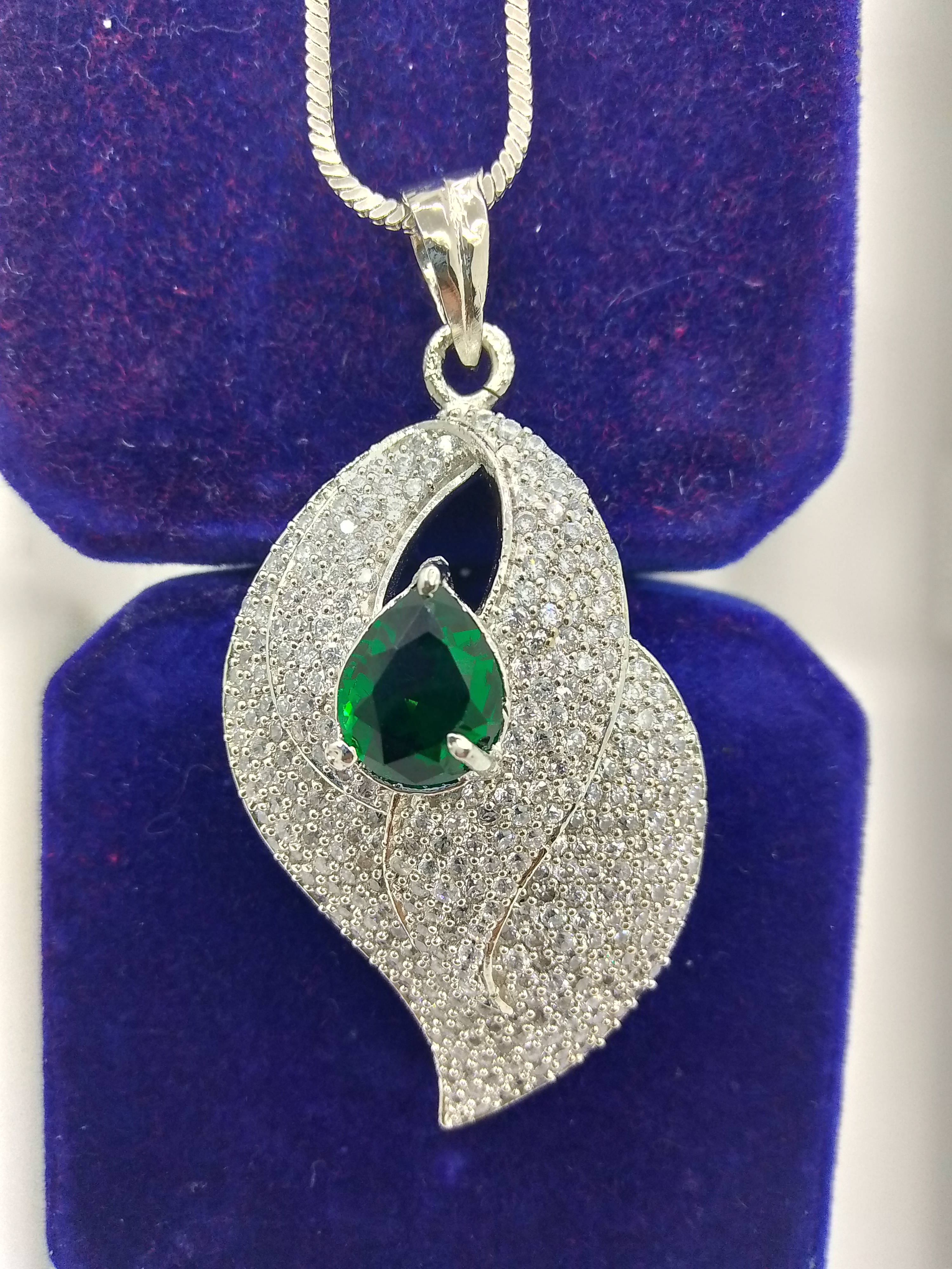 Elegant Green Stone Leaf Pendant Premium Artificial Necklace - Hina Jewellery