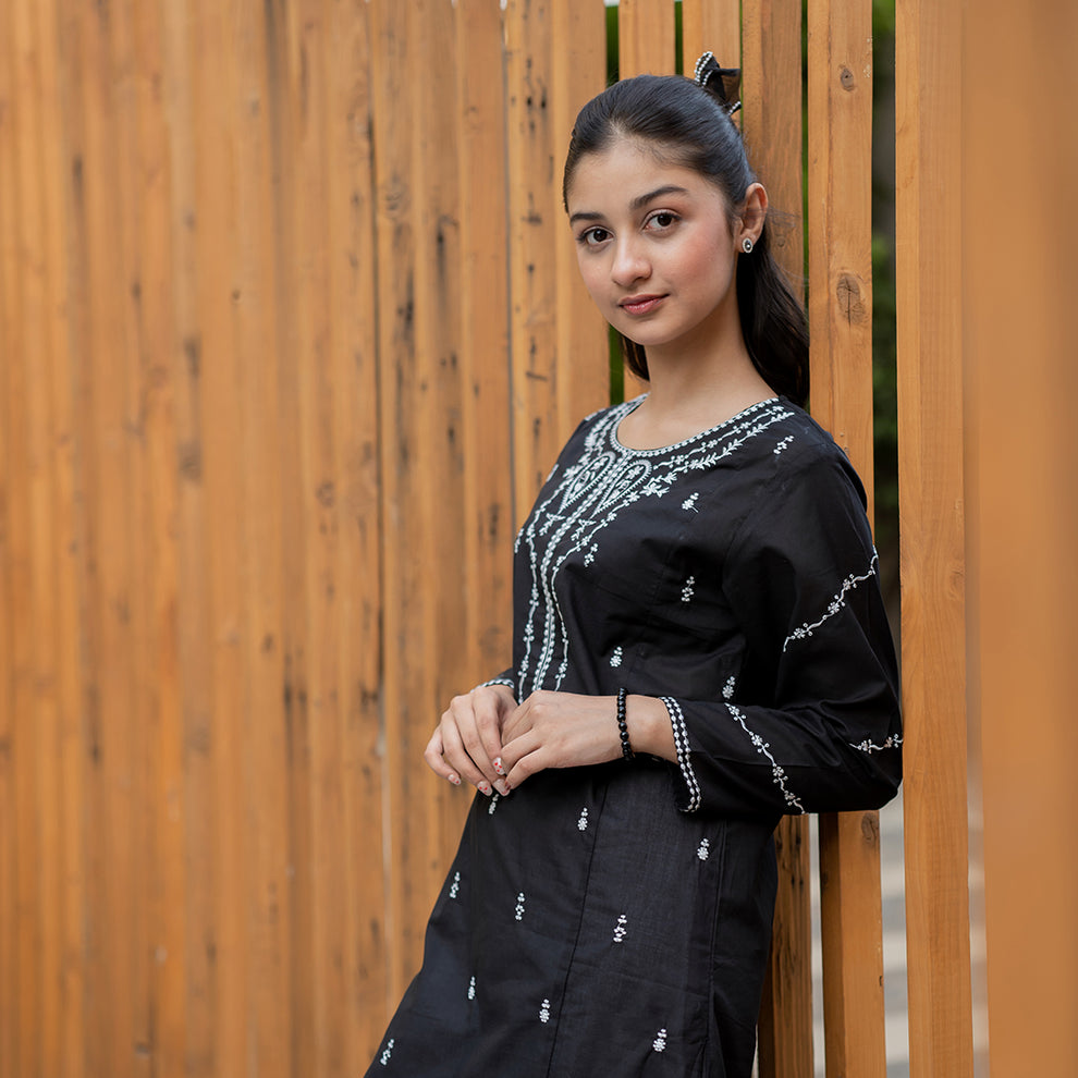 Embroidered Cotton Lawn Suit – Sukoot