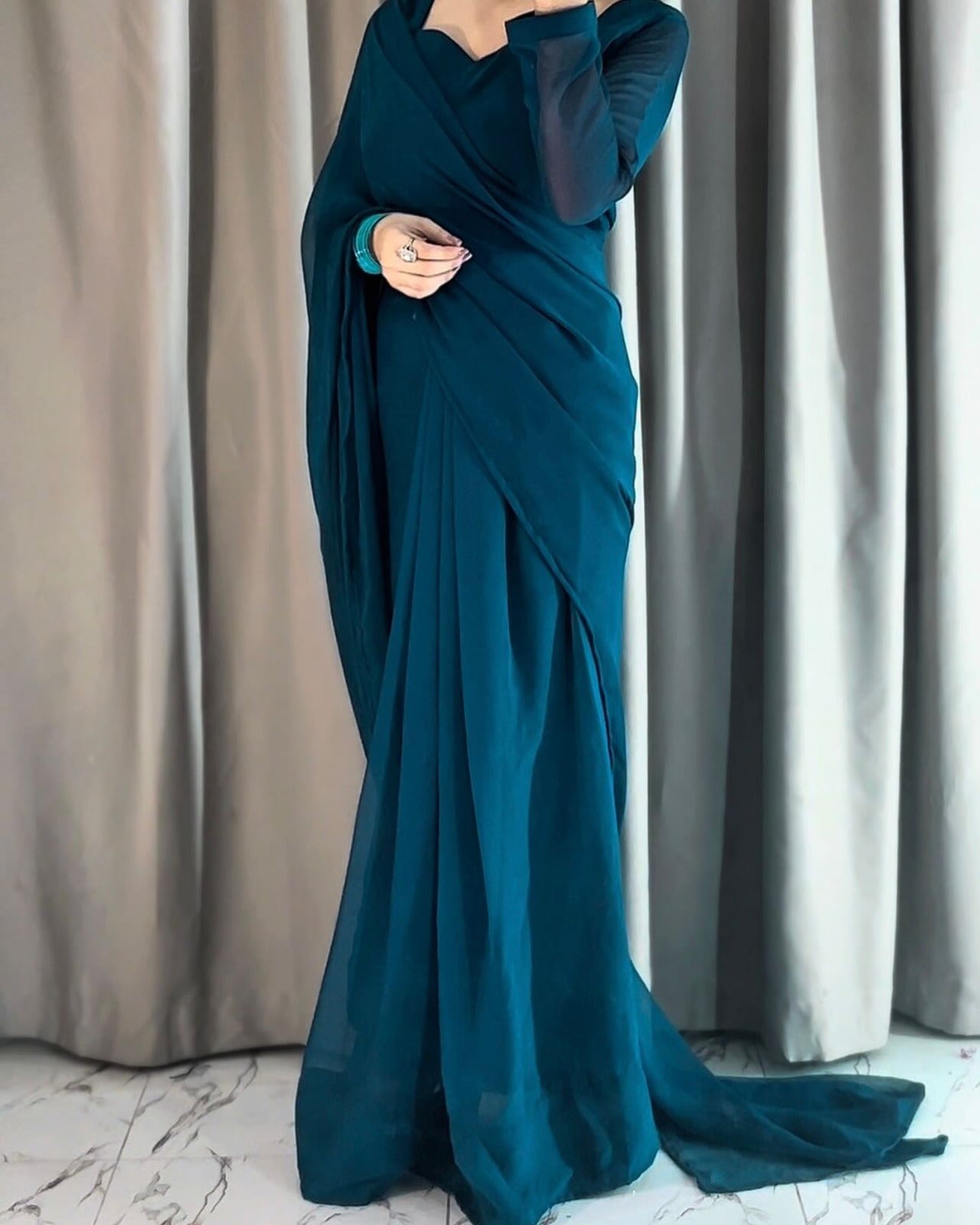 Sweetheart Neckline Shape Blouse with Chiffon Saree - Pachrangi