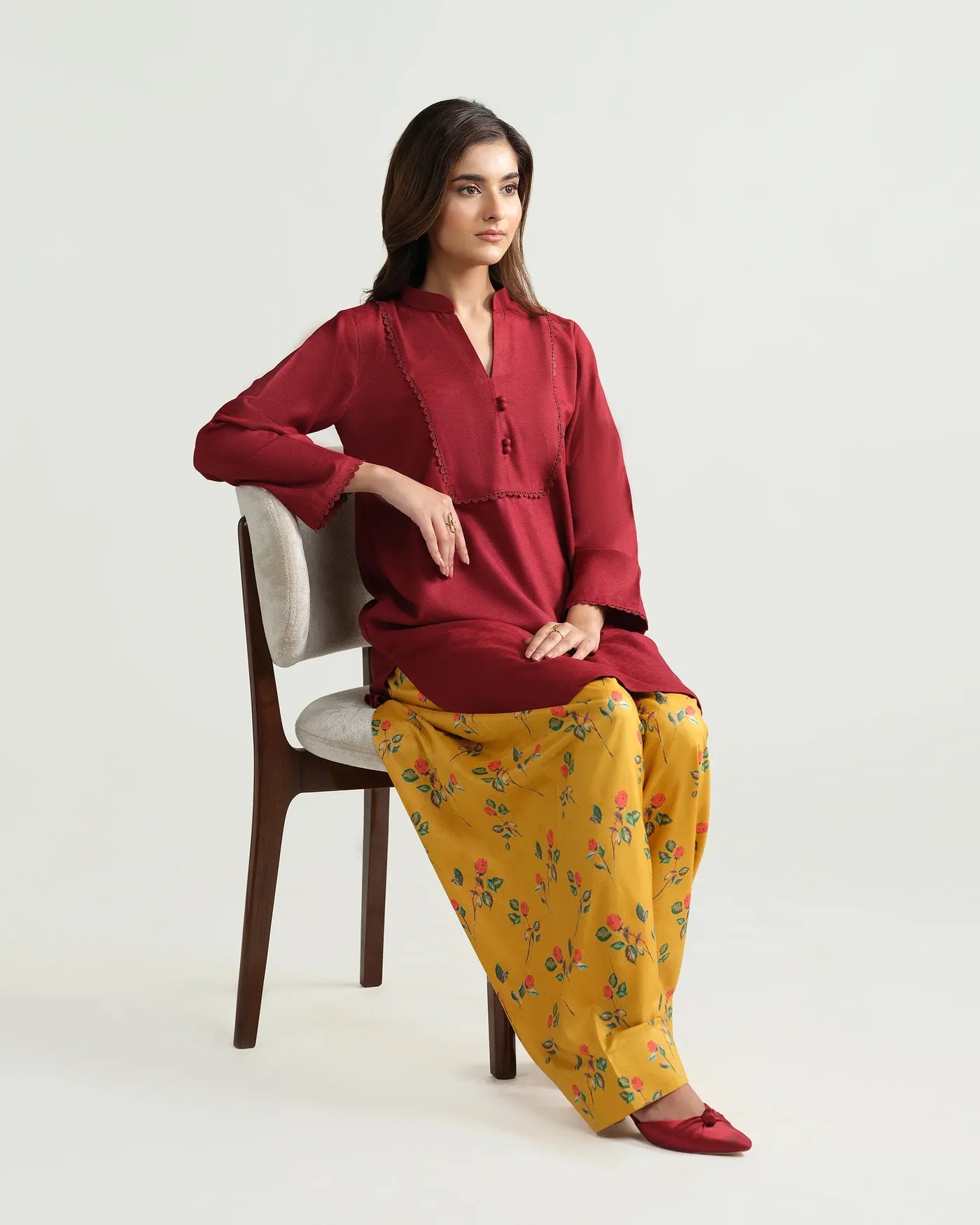Nora Red - Sinoor