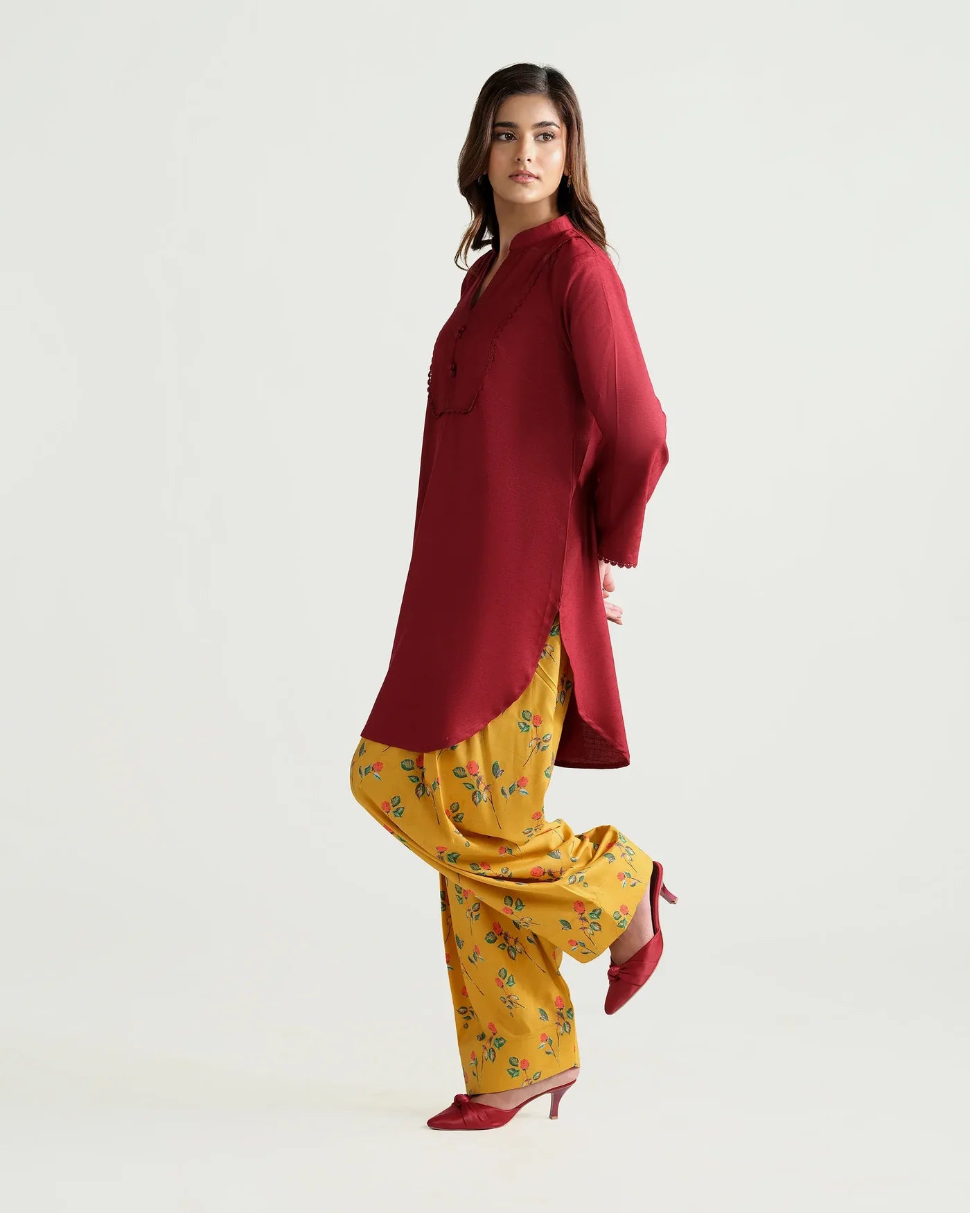 Nora Red - Sinoor