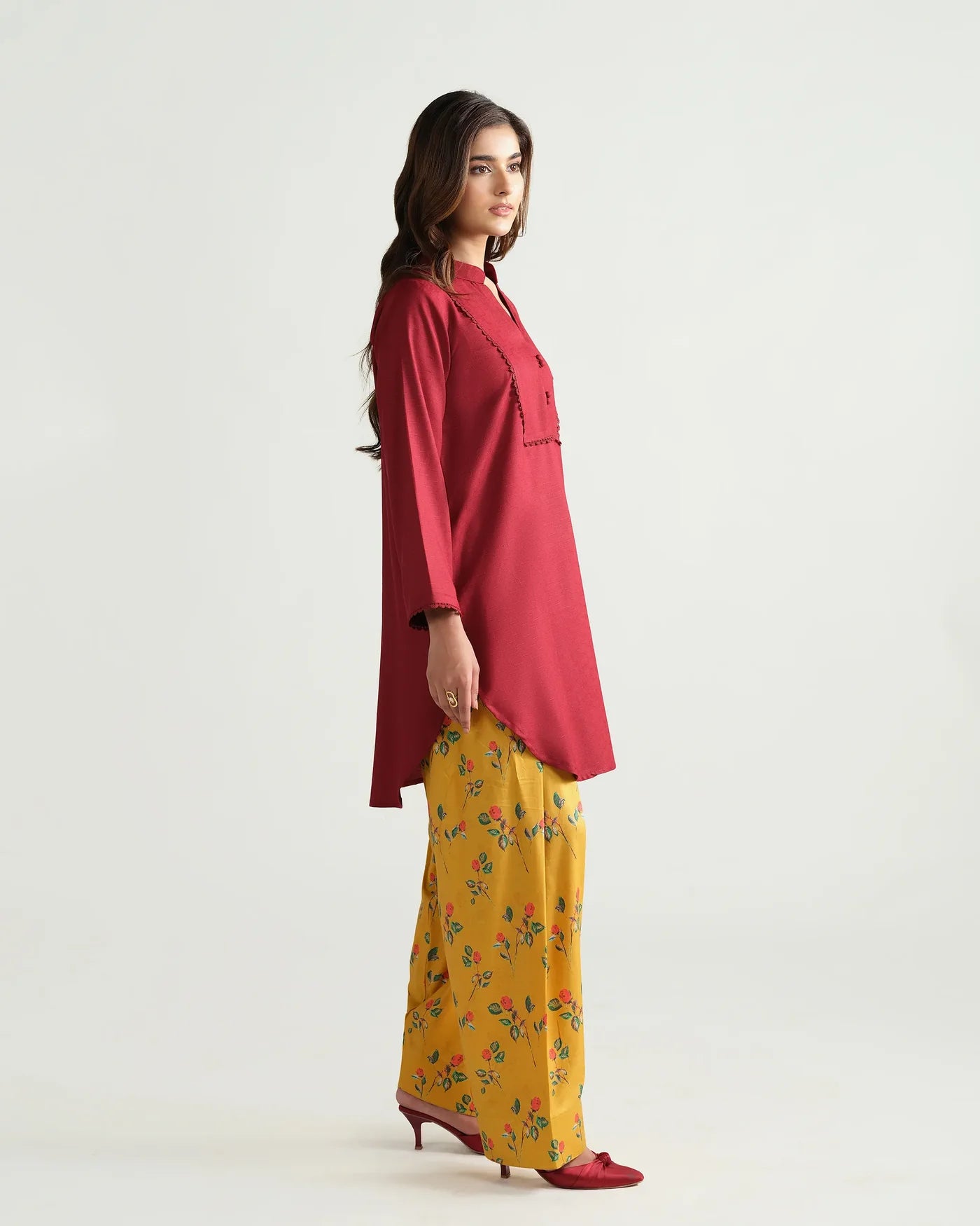 Nora Red - Sinoor